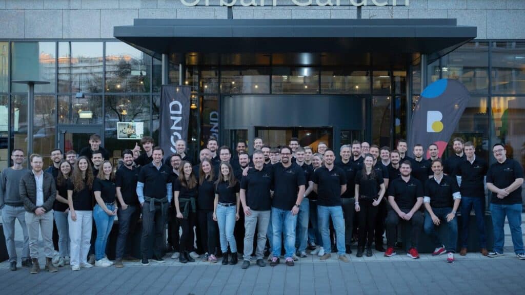 Gruppenfoto Gründung Beyond Tech
