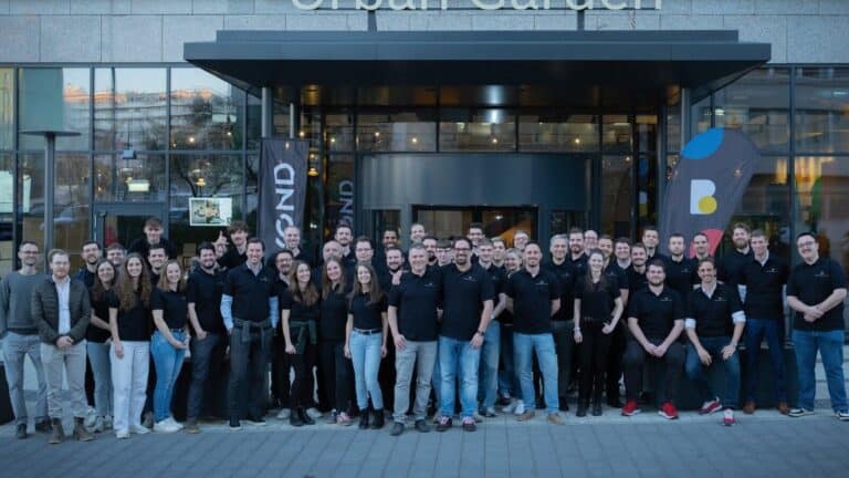Gruppenfoto Gründung Beyond Tech